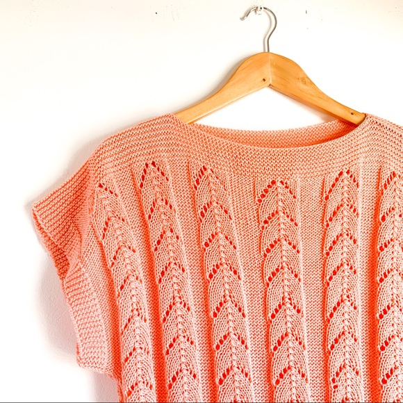 Vintage Tops - Lovely VINTAGE peach knit top!